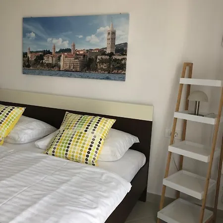 Aco krevet i doručak