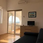 Aco Bed & Breakfast 3*