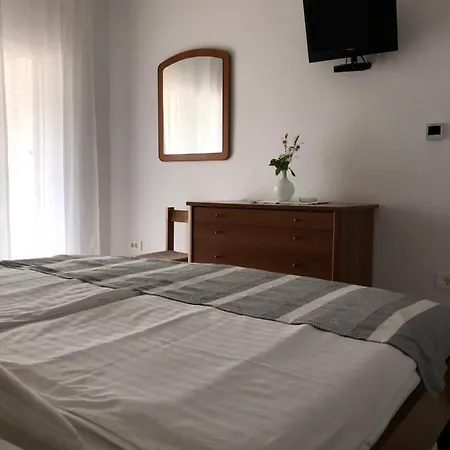 Bed & Breakfast Aco *