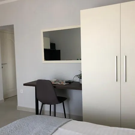 Aco Bed & Breakfast 3*