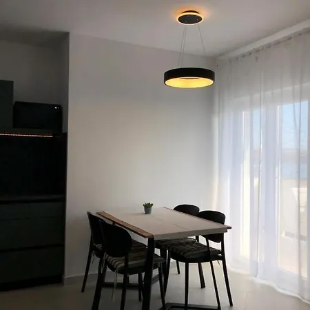 Aco Nocleg ze śniadaniem 3*