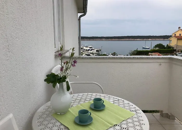 Aco Bed & Breakfast 3*