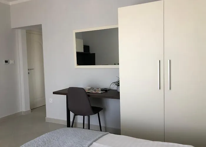 Aco Bed & Breakfast 3*